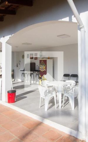 Casa à venda com 600m², 5 quartos e 6 vagasChurrasqueira