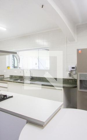 Casa à venda com 600m², 5 quartos e 6 vagasCozinha