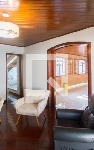 Casa à venda com 600m², 5 quartos e 6 vagasSala