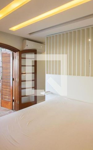 Casa à venda com 600m², 5 quartos e 6 vagasSuíte 1