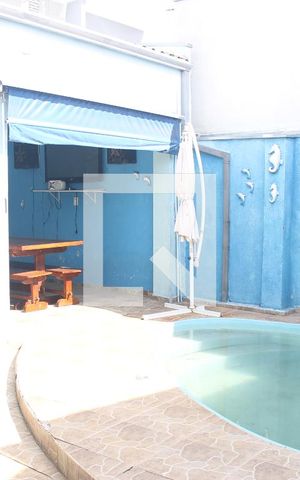 Casa à venda com 330m², 3 quartos e 3 vagasÁrea comum - Piscina