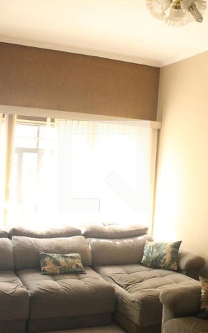 Casa à venda com 330m², 3 quartos e 3 vagasSala
