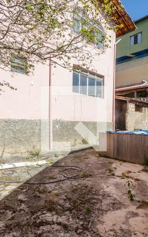 Casa à venda com 500m², 3 quartos e 5 vagas Casa à venda com 500m², 3 quartos e 5 vagasPiscina
