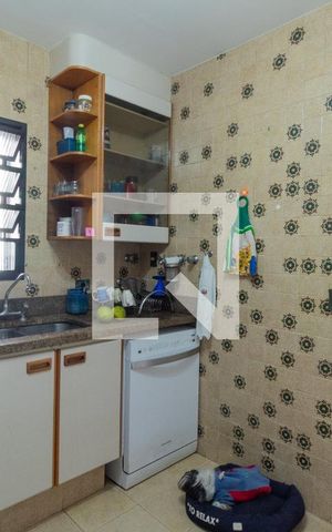 Casa à venda com 600m², 4 quartos e 5 vagas Casa à venda com 600m², 4 quartos e 5 vagasCozinha
