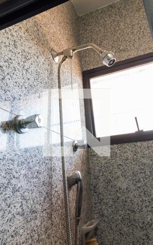 Casa à venda com 600m², 4 quartos e 5 vagas Casa à venda com 600m², 4 quartos e 5 vagasSuíte 3 - banheiro