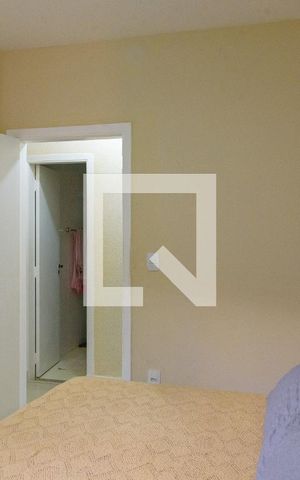 Casa à venda com 290m², 3 quartos e 4 vagas Casa à venda com 290m², 3 quartos e 4 vagasSuíte