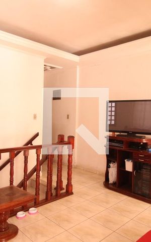Casa à venda com 240m², 3 quartos e 2 vagasSala 2