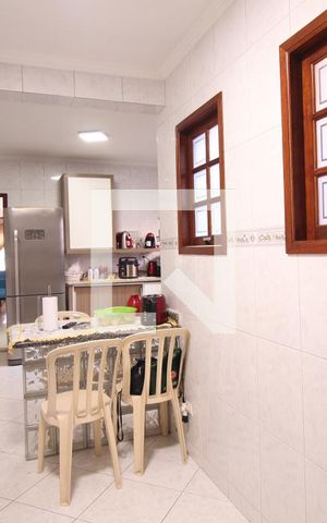 Casa à venda com 240m², 3 quartos e 2 vagasCozinha