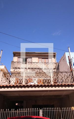 Casa à venda com 240m², 3 quartos e 2 vagasFachada