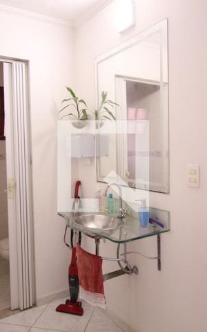 Casa à venda com 240m², 3 quartos e 2 vagasLavabo