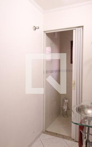 Casa à venda com 240m², 3 quartos e 2 vagasLavabo
