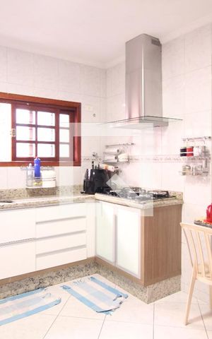 Casa à venda com 240m², 3 quartos e 2 vagasCozinha