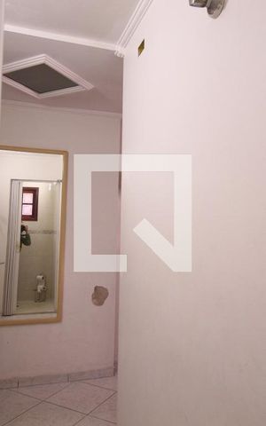 Casa à venda com 240m², 3 quartos e 2 vagasLavabo