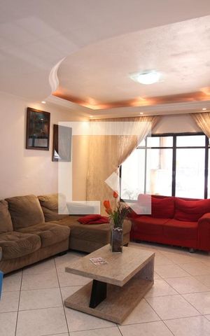 Casa à venda com 240m², 3 quartos e 2 vagasSala