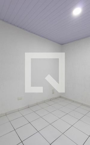 Casa para alugar com 40m², 1 quarto e sem vaga