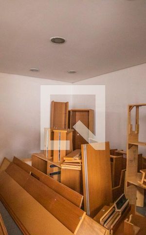 Casa à venda com 270m², 6 quartos e 2 vagas Casa à venda com 270m², 6 quartos e 2 vagasDepósito 1