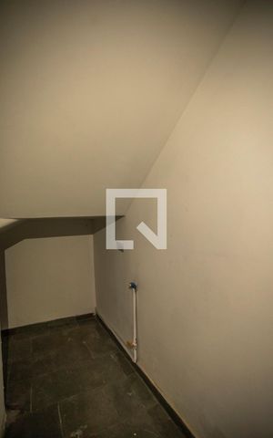 Casa à venda com 270m², 6 quartos e 2 vagas Casa à venda com 270m², 6 quartos e 2 vagasDispensa