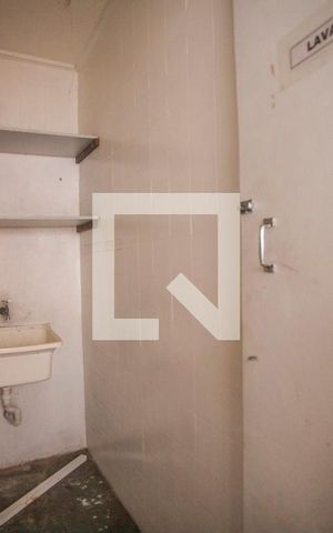 Casa à venda com 270m², 6 quartos e 2 vagas Casa à venda com 270m², 6 quartos e 2 vagasÁrea de Serviço