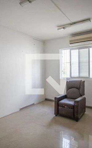 Casa à venda com 270m², 6 quartos e 2 vagas Casa à venda com 270m², 6 quartos e 2 vagasSuíte