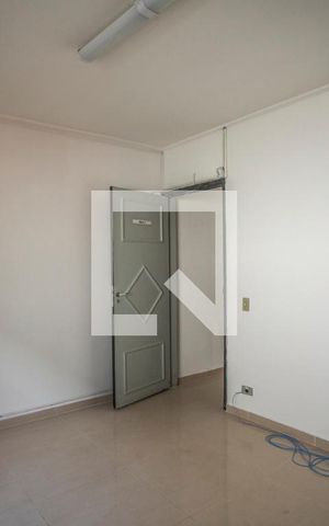Casa à venda com 270m², 6 quartos e 2 vagas Casa à venda com 270m², 6 quartos e 2 vagasQuarto 6