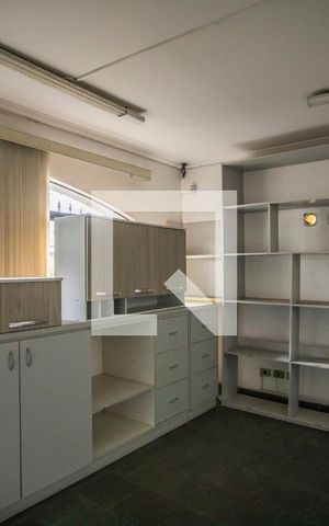 Casa à venda com 270m², 6 quartos e 2 vagas Casa à venda com 270m², 6 quartos e 2 vagasSala de Estar