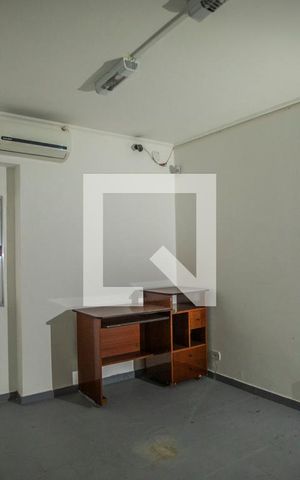 Casa à venda com 270m², 6 quartos e 2 vagas Casa à venda com 270m², 6 quartos e 2 vagasQuarto1