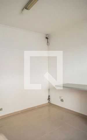 Casa à venda com 270m², 6 quartos e 2 vagas Casa à venda com 270m², 6 quartos e 2 vagasQuarto 4