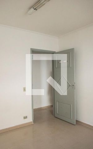 Casa à venda com 270m², 6 quartos e 2 vagas Casa à venda com 270m², 6 quartos e 2 vagasQuarto 5