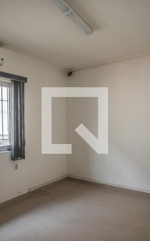 Casa à venda com 270m², 6 quartos e 2 vagas Casa à venda com 270m², 6 quartos e 2 vagasQuarto 6