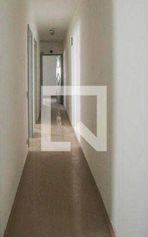 Casa à venda com 270m², 6 quartos e 2 vagas Casa à venda com 270m², 6 quartos e 2 vagasCorredor - Quartos