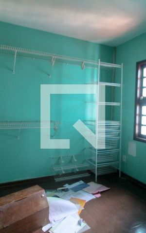 Casa à venda com 280m², 5 quartos e 1 vaga Casa à venda com 280m², 5 quartos e 1 vagaCloset da Suíte
