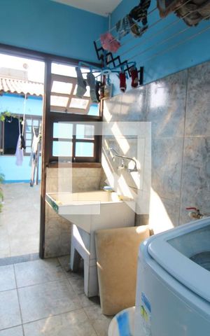 Casa à venda com 280m², 5 quartos e 1 vaga Casa à venda com 280m², 5 quartos e 1 vagaLavanderia