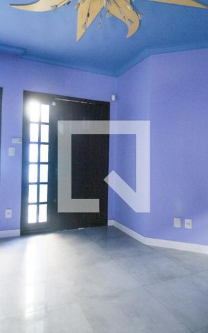 Casa à venda com 280m², 5 quartos e 1 vaga Casa à venda com 280m², 5 quartos e 1 vagaSala de Estar