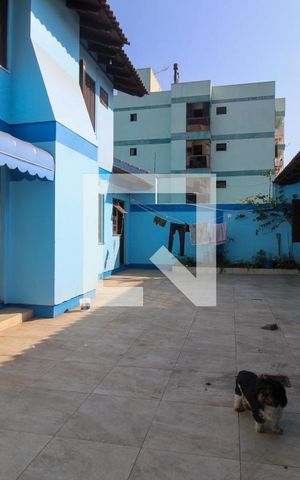 Casa à venda com 280m², 5 quartos e 1 vaga Casa à venda com 280m², 5 quartos e 1 vagaPátio Lateral