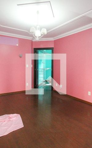 Casa à venda com 280m², 5 quartos e 1 vaga Casa à venda com 280m², 5 quartos e 1 vagaQuarto Suíte