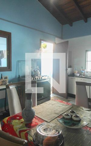 Casa à venda com 280m², 5 quartos e 1 vaga Casa à venda com 280m², 5 quartos e 1 vagaCozinha