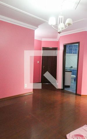 Casa à venda com 280m², 5 quartos e 1 vaga Casa à venda com 280m², 5 quartos e 1 vagaQuarto Suíte