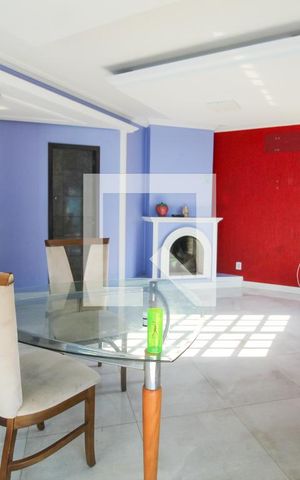 Casa à venda com 280m², 5 quartos e 1 vaga Casa à venda com 280m², 5 quartos e 1 vagaSala de Jantar