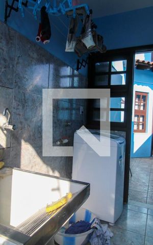 Casa à venda com 280m², 5 quartos e 1 vaga Casa à venda com 280m², 5 quartos e 1 vagaLavanderia