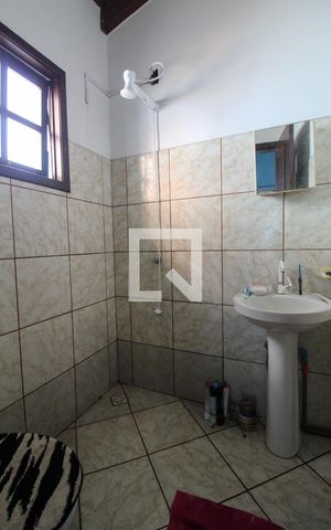 Casa à venda com 280m², 5 quartos e 1 vaga Casa à venda com 280m², 5 quartos e 1 vagaBanheiro