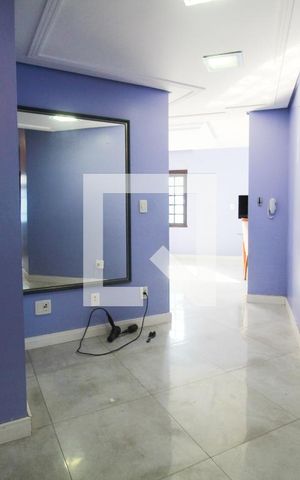 Casa à venda com 280m², 5 quartos e 1 vaga Casa à venda com 280m², 5 quartos e 1 vagaCorredor