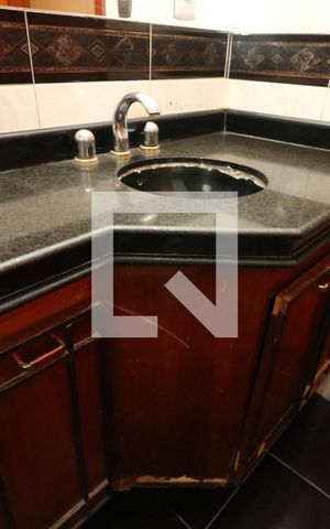 Casa à venda com 202m², 3 quartos e 4 vagasBanheiro