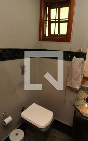 Casa à venda com 202m², 3 quartos e 4 vagasLavabo