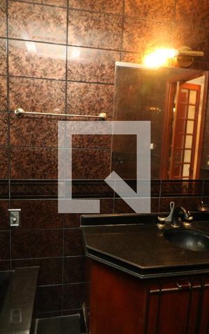 Casa à venda com 202m², 3 quartos e 4 vagasBanheiro da Suíte