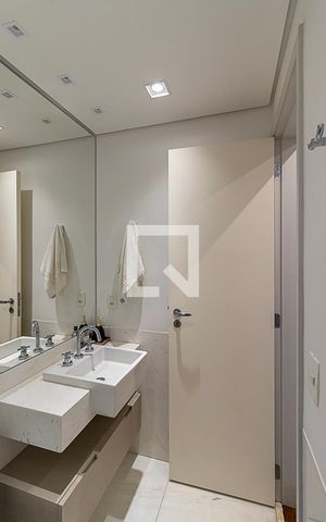 Apartamento à venda com 68m², 2 quartos e 2 vagas Apartamento à venda com 68m², 2 quartos e 2 vagasBanheiro Social