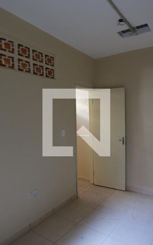 Casa para alugar com 163m², 2 quartos e 2 vagasEscritório