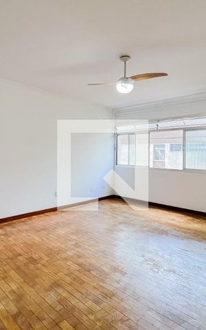 Apartamento para alugar com 75m², 2 quartos e 1 vagaSala