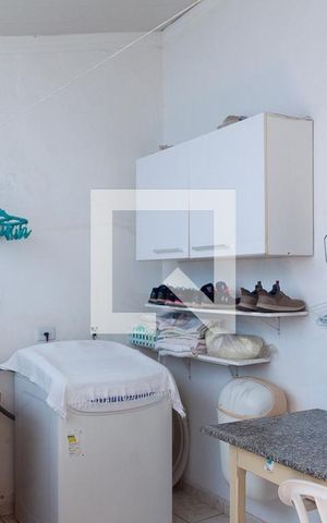 Casa à venda com 302m², 4 quartos e 2 vagas Casa à venda com 302m², 4 quartos e 2 vagasÁrea de Serviço