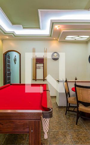 Casa à venda com 325m², 3 quartos e 2 vagas Casa à venda com 325m², 3 quartos e 2 vagasSala de Jogos