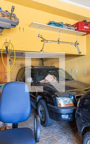 Casa à venda com 325m², 3 quartos e 2 vagas Casa à venda com 325m², 3 quartos e 2 vagasGaragem
